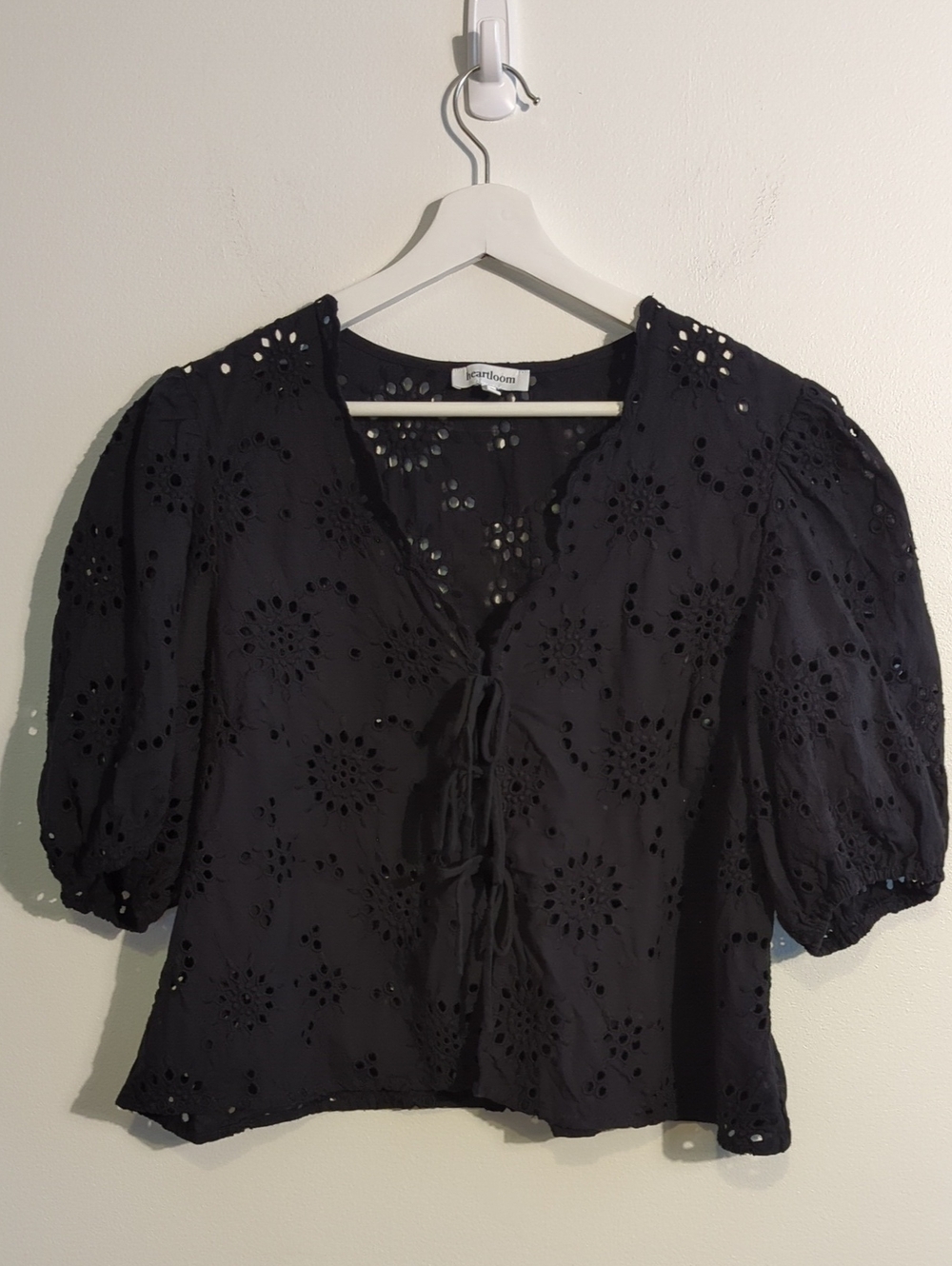 HEARTLOOM black eyelet tie-front puff sleeve blouse - size xl